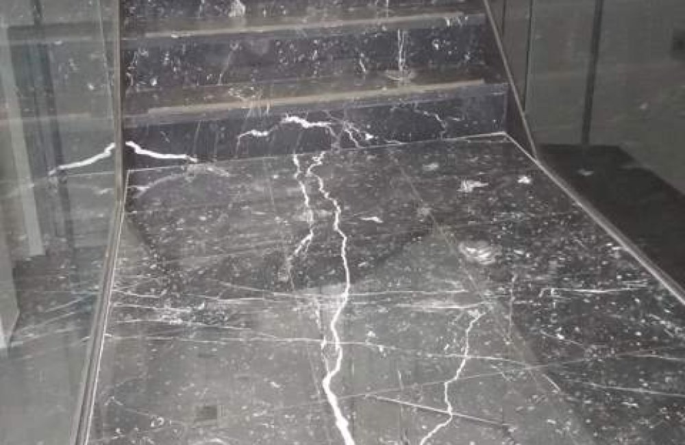 HTS - stubište - mramor (Nero MarQuinia) #1