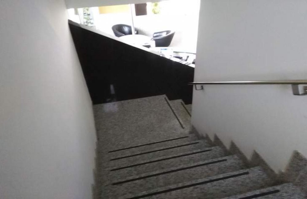 Narodne Novine - Zagreb - granit (Bianco sardo) #1