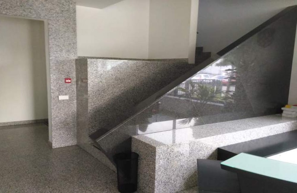 Narodne Novine - Zagreb - granit (Bianco sardo) #2