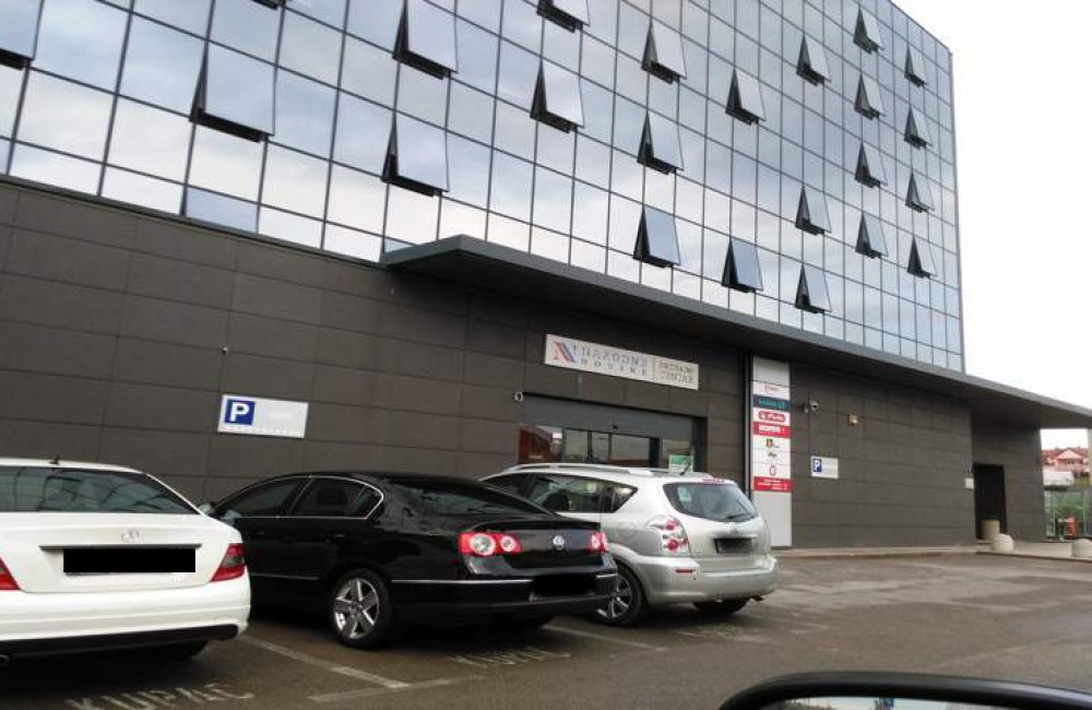 Narodne Novine - Zagreb - granit (Bianco sardo) #3